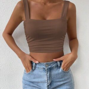 เสื้อครอปสายเดี่ยวคอสี่เหลี่ยมสีน้ำตาลเรียบมินิมอล