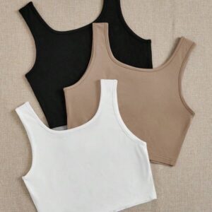 เสื้อครอปสายเดี่ยวคอสี่เหลี่ยมสีเบจเรียบมินิมอล