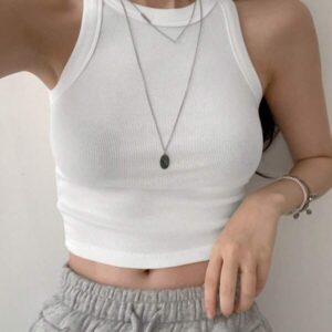 เสื้อครอปแขนกุดคอกลมเนื้อนิตริบสีขาวสไตล์สปอร์ต