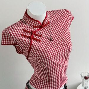 เสื้อครอปผ้าลายตารางแดงขาวแขนสั้นสไตล์วินเทจ