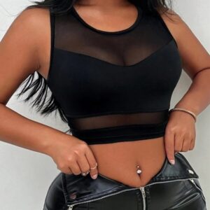 เสื้อครอปสายเดี่ยวคอสี่เหลี่ยมสีดำเรียบเซ็กซี่